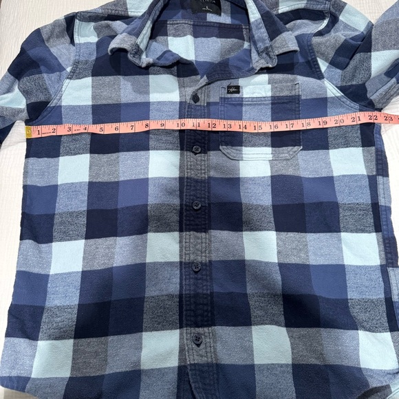 Men’s size large Hollister Blue Plaid Button-Up Shirt - Picture 7 of 8